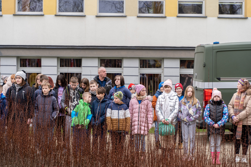 Patriotyczny obowiązek spełniony. Uroczystości pod pomnikiem zdjęcie nr 279223