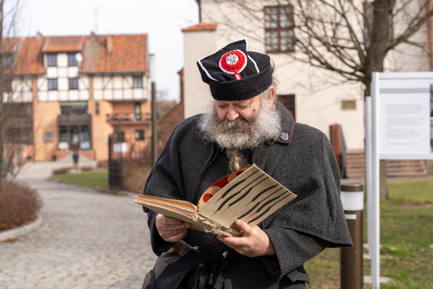 Rekonstruktorzy oddali hołd powstańcom zdjęcie nr 280181