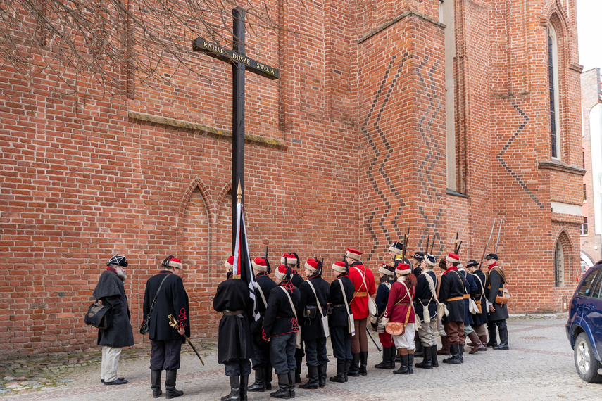 Rekonstruktorzy oddali hołd powstańcom zdjęcie nr 280165