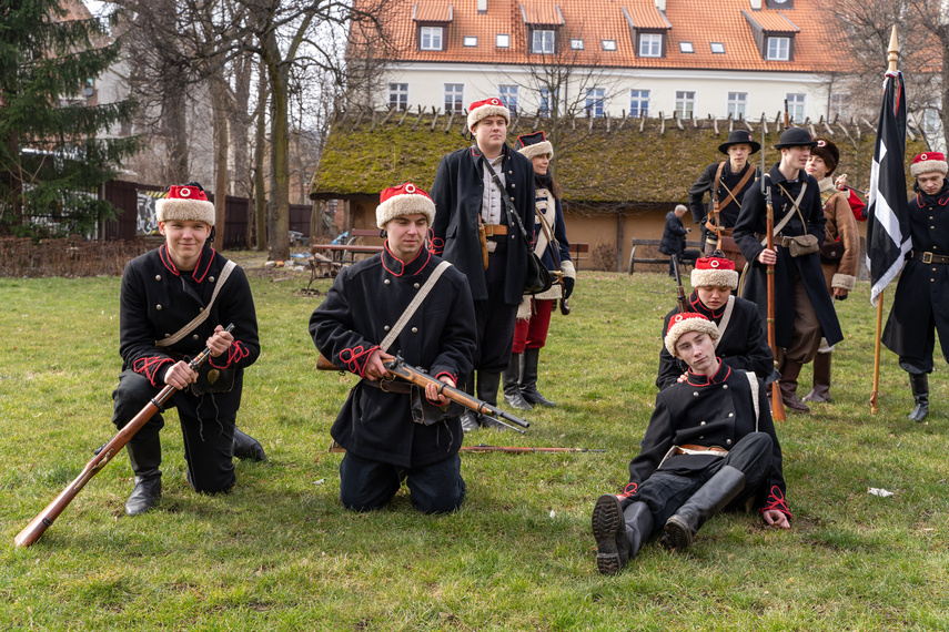 Rekonstruktorzy oddali hołd powstańcom zdjęcie nr 280193