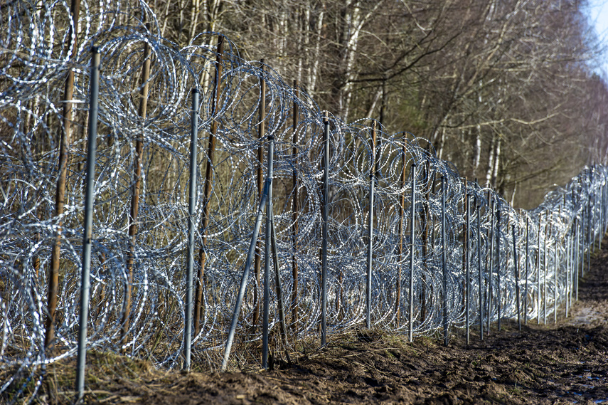 Na granicy budują zapory zdjęcie nr 280536