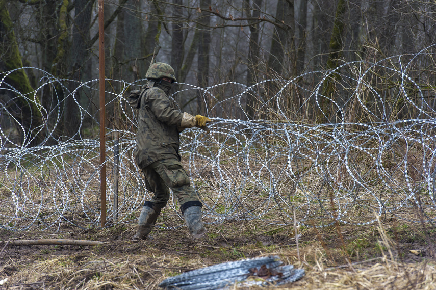 Na granicy budują zapory zdjęcie nr 280538