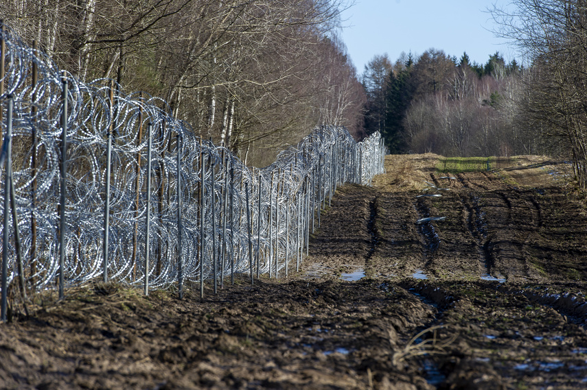 Na granicy budują zapory zdjęcie nr 280535