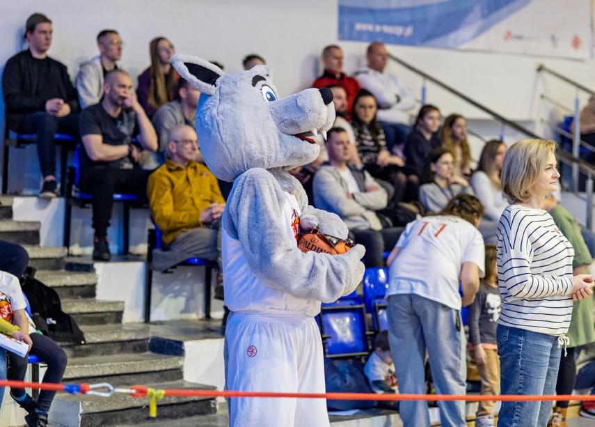 Basketball Elbląg już w finale baraży o II ligę! zdjęcie nr 281152