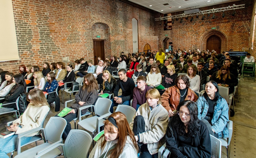 Dyskutowali o religiach świata zdjęcie nr 282309
