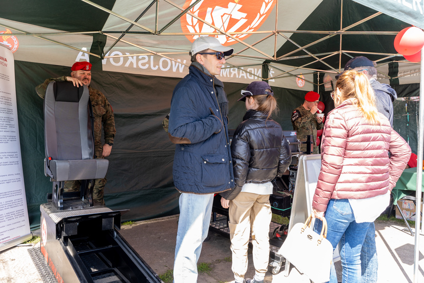 Mundurowo-festynowo zdjęcie nr 284056
