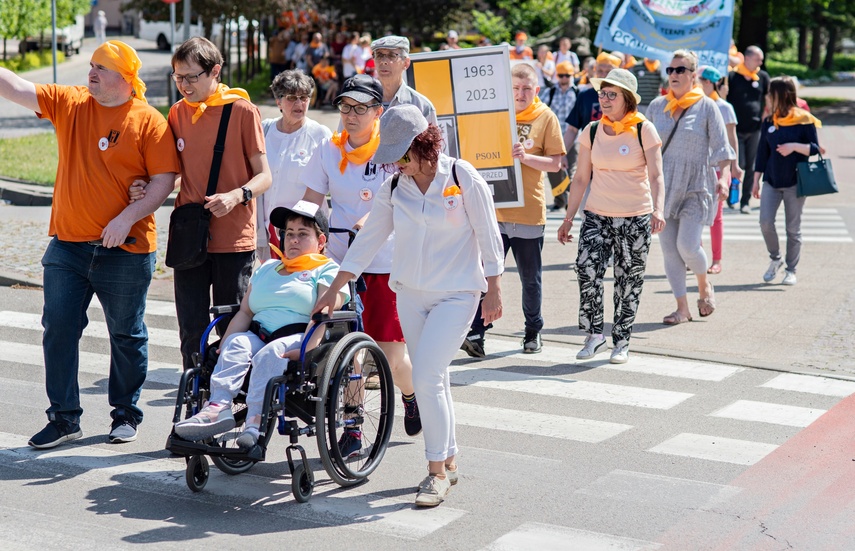 TON zaczął grać zdjęcie nr 285273