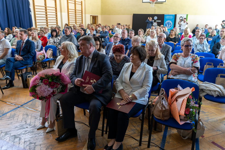 „Mimo 60 lat nasza szkoła to wciąż nastolatka“ zdjęcie nr 285856