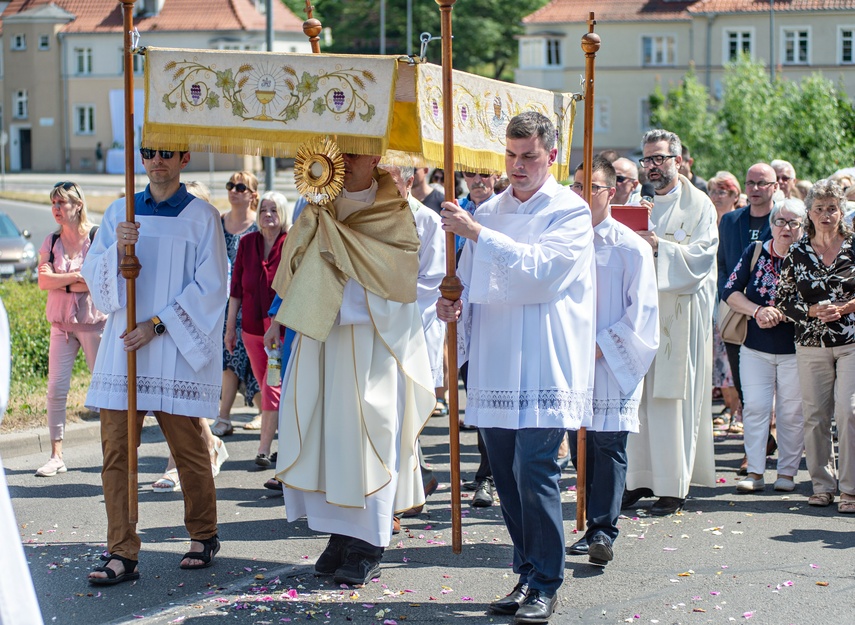 Skąd się wzięły procesje Bożego Ciała zdjęcie nr 287017