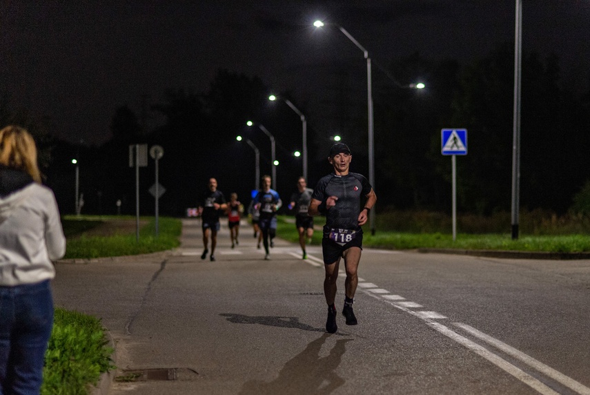 Nocne bieganie na Modrzewinie zdjęcie nr 293849