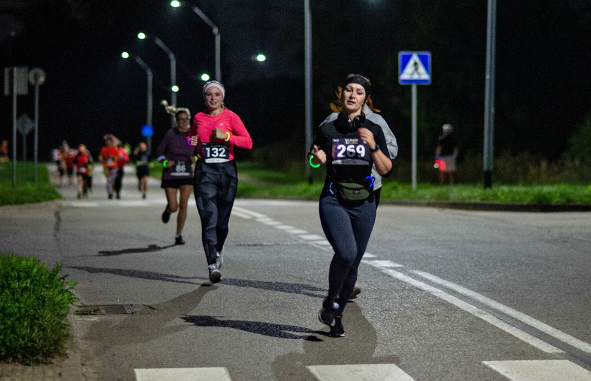 Nocne bieganie na Modrzewinie zdjęcie nr 293866