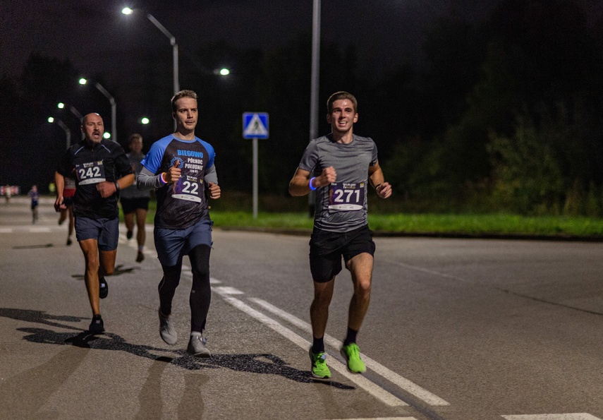 Nocne bieganie na Modrzewinie zdjęcie nr 293850