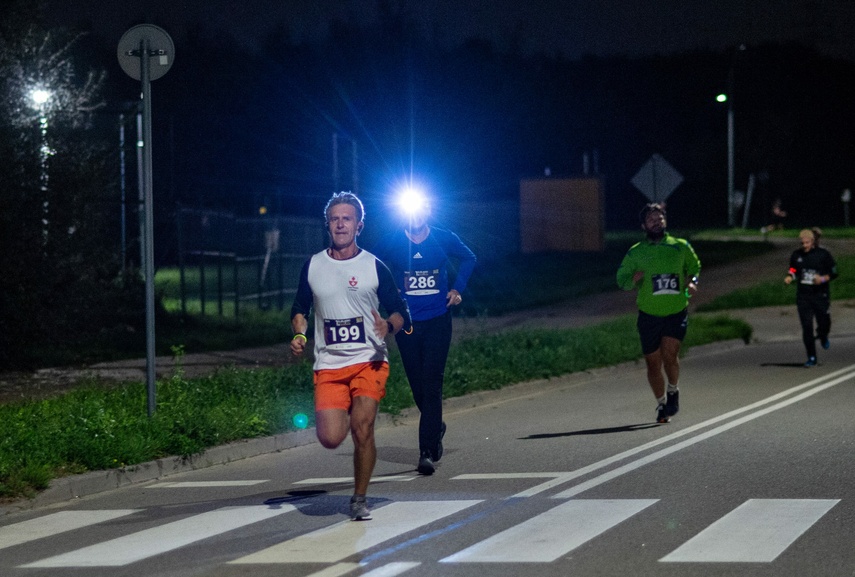 Nocne bieganie na Modrzewinie zdjęcie nr 293863