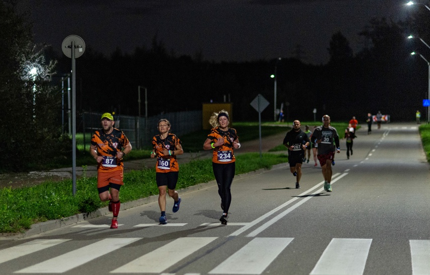 Nocne bieganie na Modrzewinie zdjęcie nr 293860