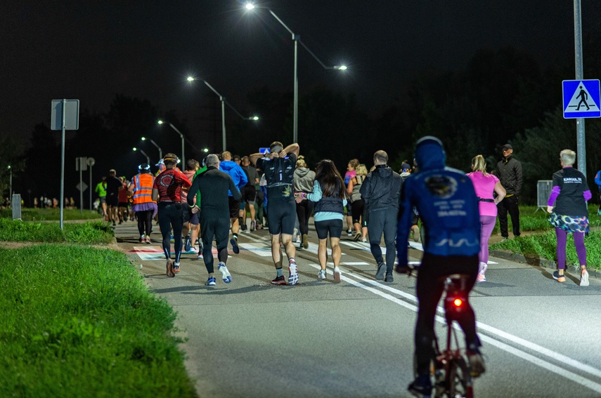 Nocne bieganie na Modrzewinie zdjęcie nr 293843