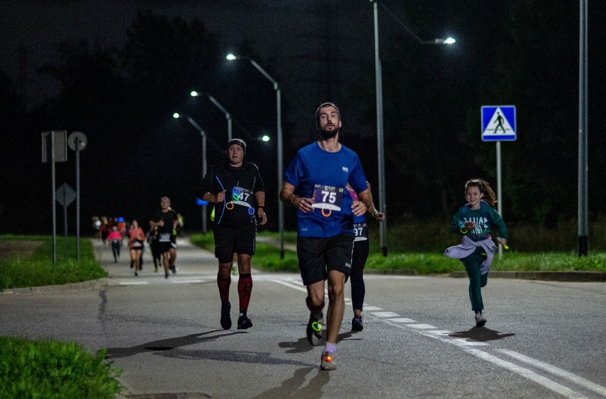 Nocne bieganie na Modrzewinie zdjęcie nr 293864