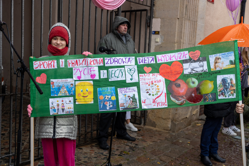 "Manifestujmy radość, pamiętajmy o badaniach i profilaktyce!" zdjęcie nr 295104