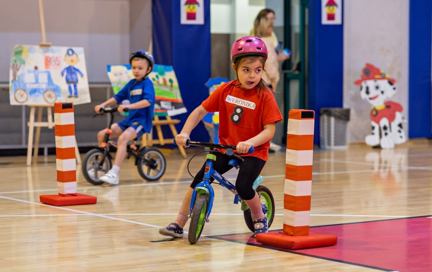 O bezpieczeństwie na sportowo i z zabawą zdjęcie nr 296878