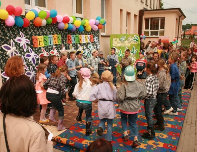 Festyn rodzinny w SP nr 16 zdjęcie nr 24153
