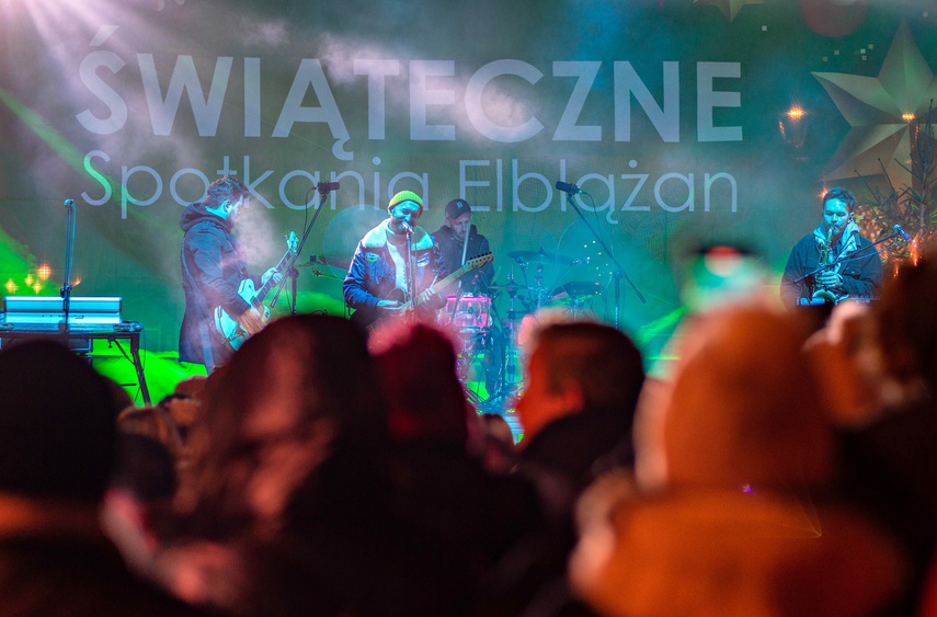 Świąteczne śpiewanie i kolędowanie na starówce zdjęcie nr 297878