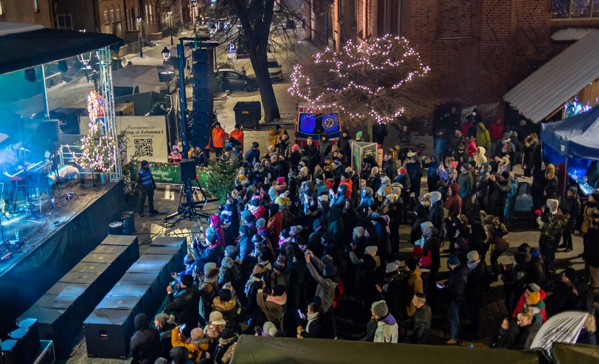 Świąteczne śpiewanie i kolędowanie na starówce zdjęcie nr 297897