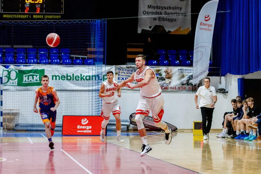 Trójeczka postawiła się Elbasketowi zdjęcie nr 299630