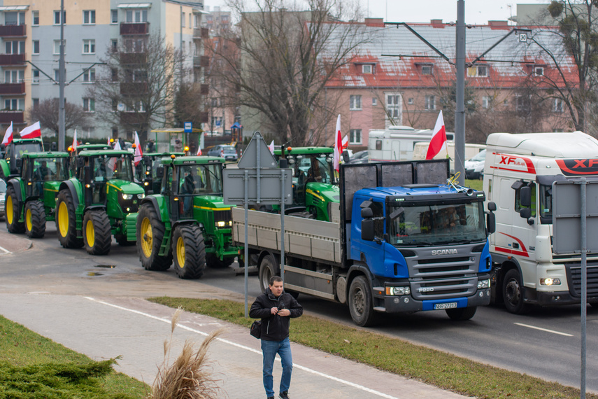 "Potrzebujemy konkretnych rozwiązań". Rolnicy protestowali na ulicach Elbląga zdjęcie nr 301587