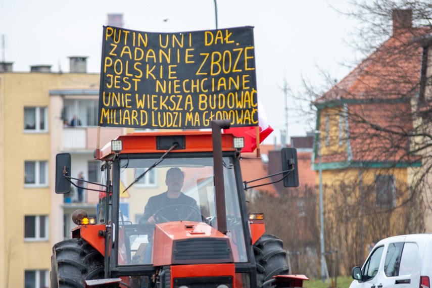"Potrzebujemy konkretnych rozwiązań". Rolnicy protestowali na ulicach Elbląga zdjęcie nr 301566
