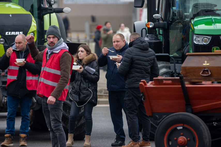 "Potrzebujemy konkretnych rozwiązań". Rolnicy protestowali na ulicach Elbląga zdjęcie nr 301611