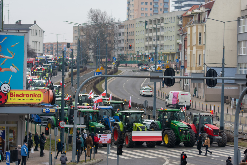 "Potrzebujemy konkretnych rozwiązań". Rolnicy protestowali na ulicach Elbląga zdjęcie nr 301609