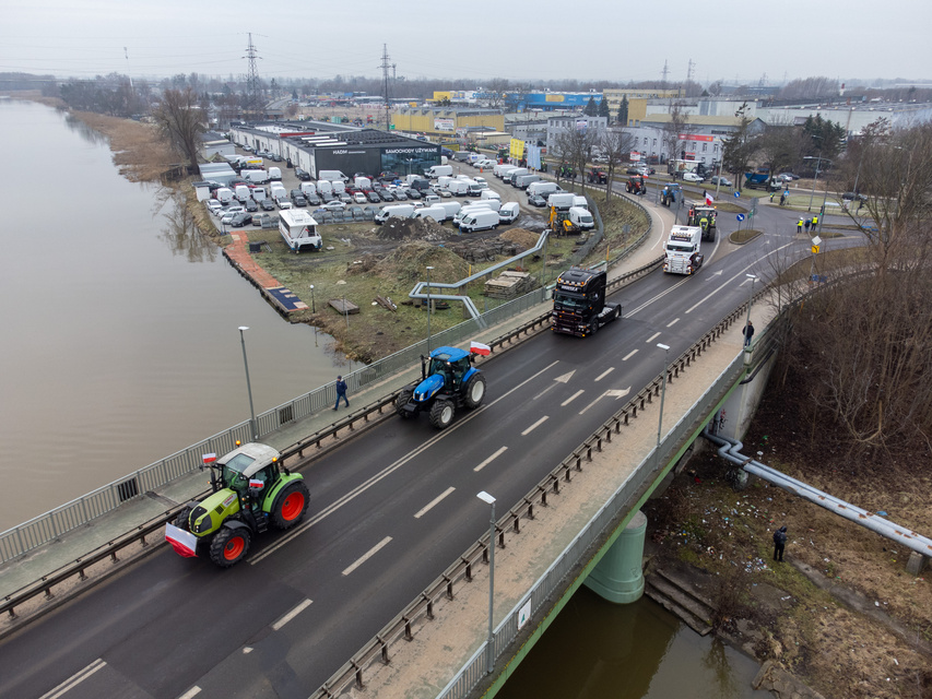 "Potrzebujemy konkretnych rozwiązań". Rolnicy protestowali na ulicach Elbląga zdjęcie nr 301555