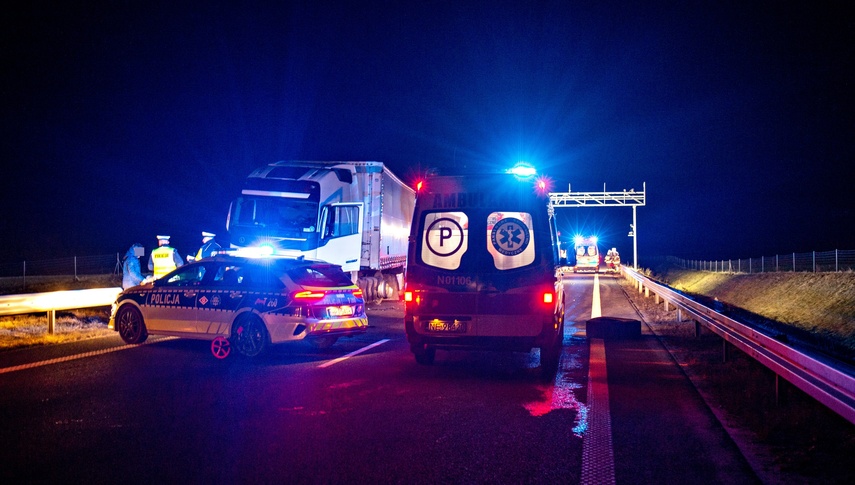 Wypadek na  drodze nr 22 zdjęcie nr 303078