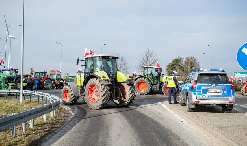 Rolnicy: rząd zamiast konkretów daje nam ochłapy zdjęcie nr 303791