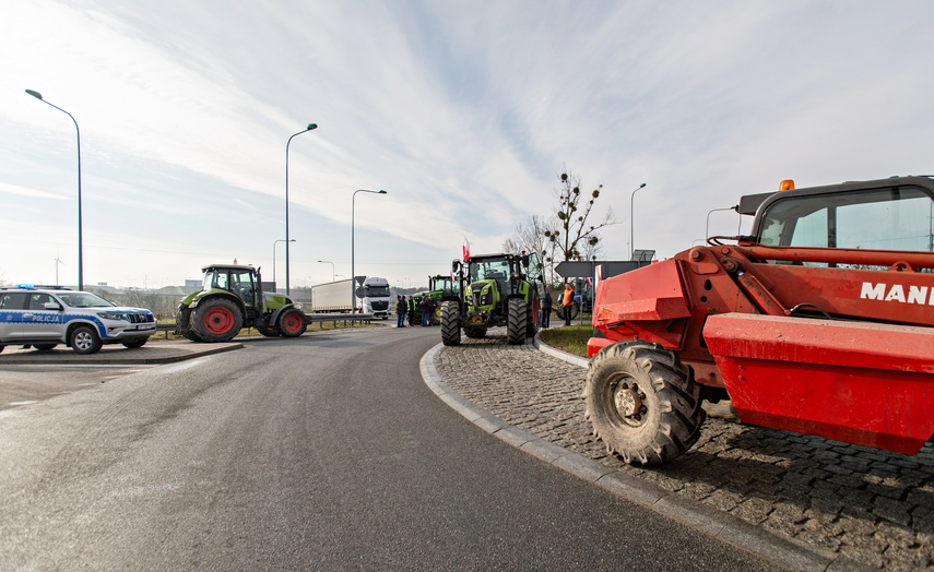 Rolnicy: rząd zamiast konkretów daje nam ochłapy zdjęcie nr 303799