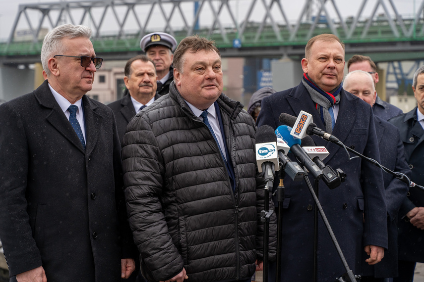 Koniec wojny rządu z samorządem w sprawie portu zdjęcie nr 303976