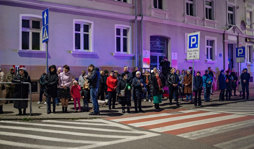 Elbląg Wierni przeszli przez Elbląg w Drodze Krzyżowej