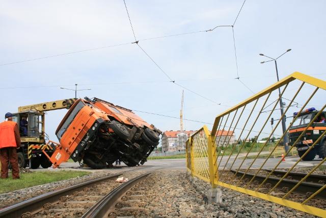 Wykolejenie na skrzyżowaniu zdjęcie nr 24727