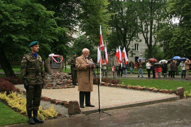 W Parku Traugutta odsłonięto Obelisk Inwalidów Wojennych zdjęcie nr 24800
