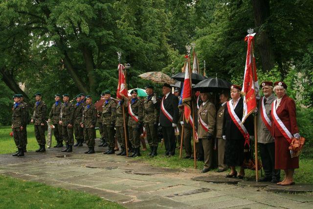 W Parku Traugutta odsłonięto Obelisk Inwalidów Wojennych zdjęcie nr 24802