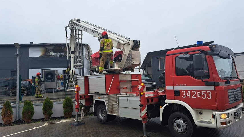 Pożar w autokomisie przy Warszawskiej zdjęcie nr 307230