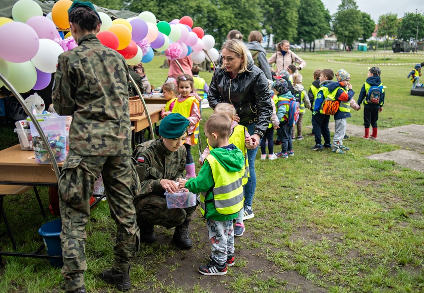 Festyn w mundurach zdjęcie nr 307261