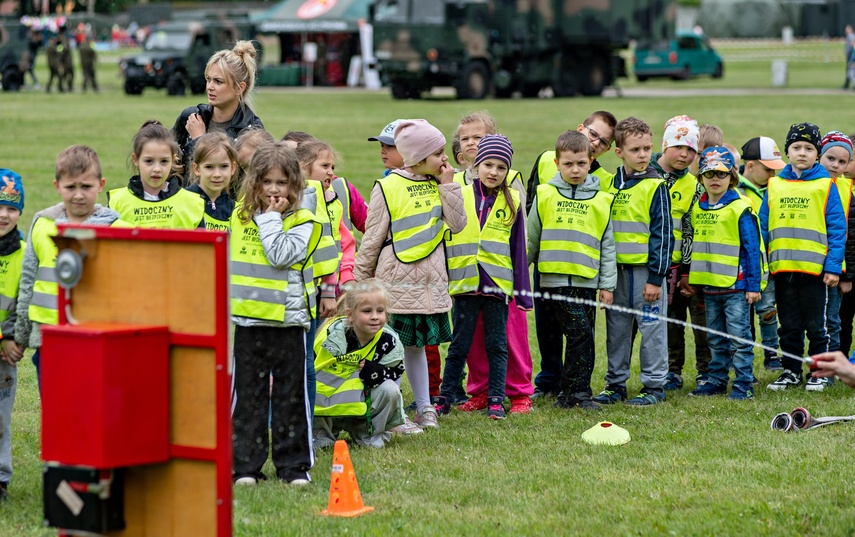 Festyn w mundurach zdjęcie nr 307279