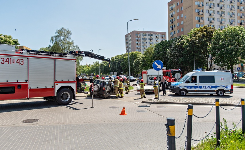 To się ogląda Awaria przyczyną dachowania