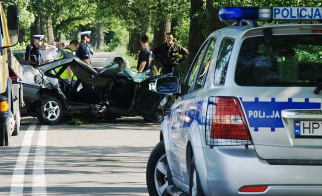 Tragiczny wypadek opla vectry - trzy osoby nie żyją zdjęcie nr 25944