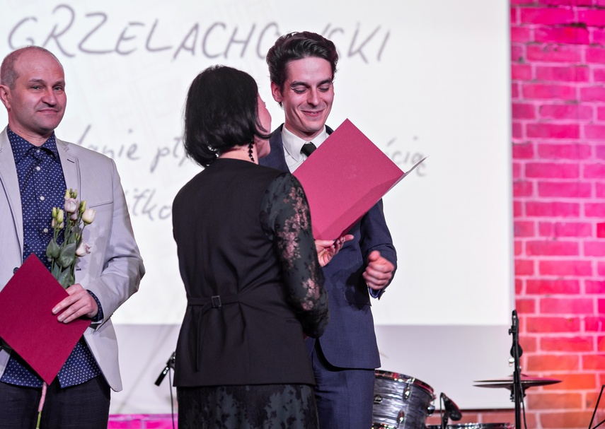 Kulturalne nagrody i stypendia wręczone zdjęcie nr 327650