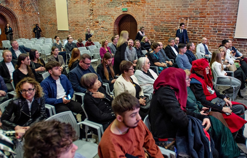 Kulturalne nagrody i stypendia wręczone zdjęcie nr 327631