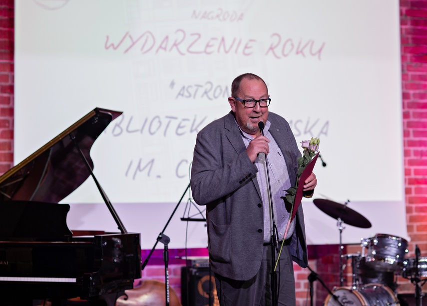 Kulturalne nagrody i stypendia wręczone zdjęcie nr 327664