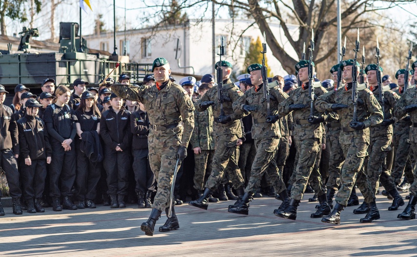 „W regionie potrzeba jeszcze 5 tysięcy żołnierzy” zdjęcie nr 328076