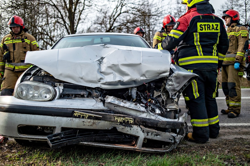 Wypadek na drodze nr 22 zdjęcie nr 328122