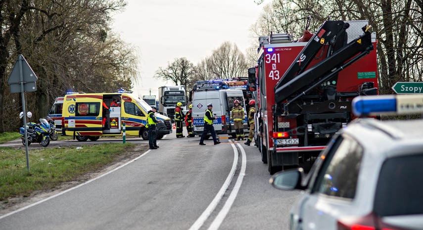 Wypadek na drodze nr 22 zdjęcie nr 328116